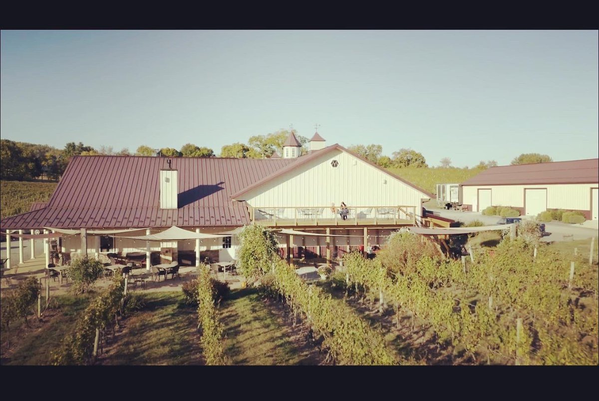 ReservePass's tweet photo. #PearmundCellars (Broad Run, VA) When showing your #ReservePass @PearmundCellars you’ll receive “1 complimentary #wineflight with a purchase of any bottle of #wine or 2 complimentary flights with the purchase of 2+ bottles!” #vawine #virginiawine #vawinelover https://t.co/urHa9yCX2K
