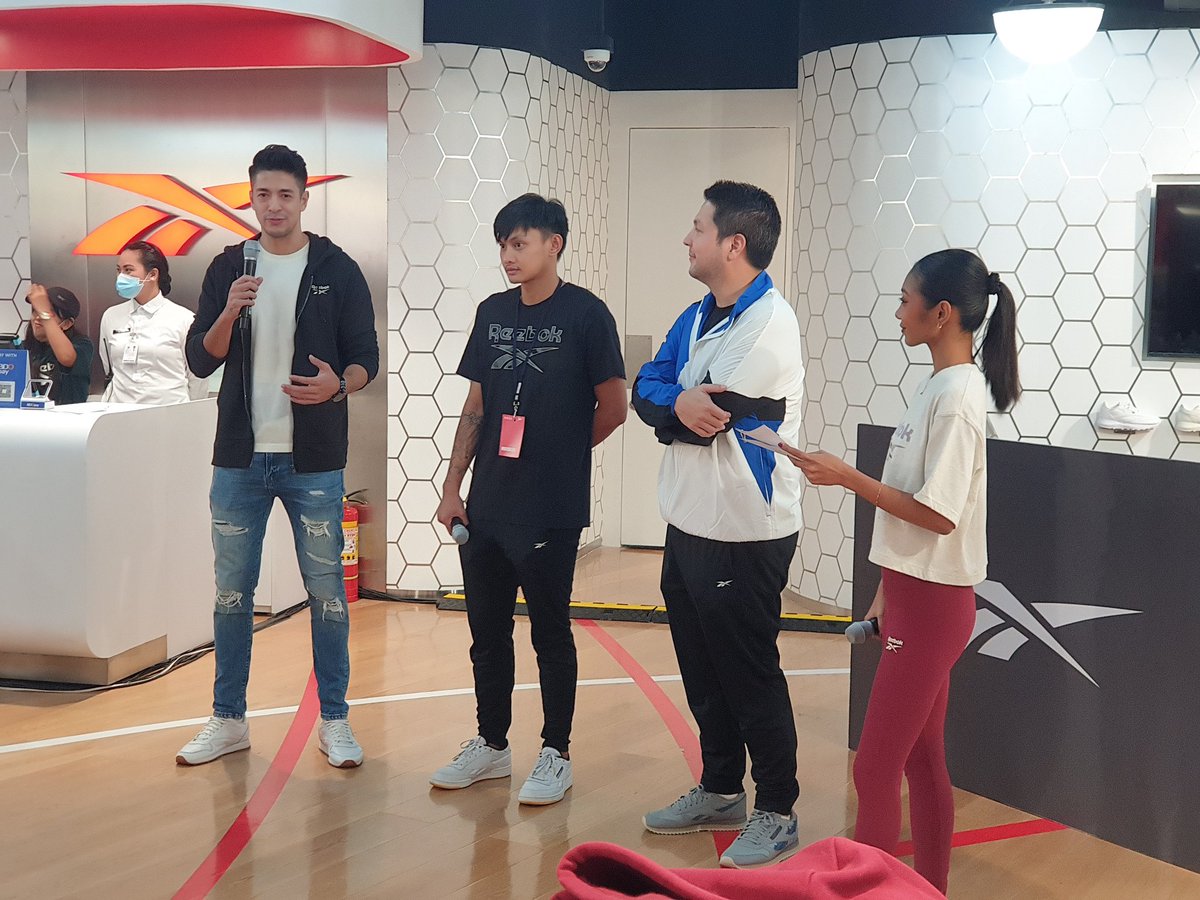 ohohLEOph's tweet photo. Sam Ajdani, Fran Yu and Gino Quilamor at Rebook Philippines store herr at SM Megamall. #LifeIsNotASpectatorSport
#LifeIsClassic #ReebokPH @ReebokPH https://t.co/rH0GPzpP4V