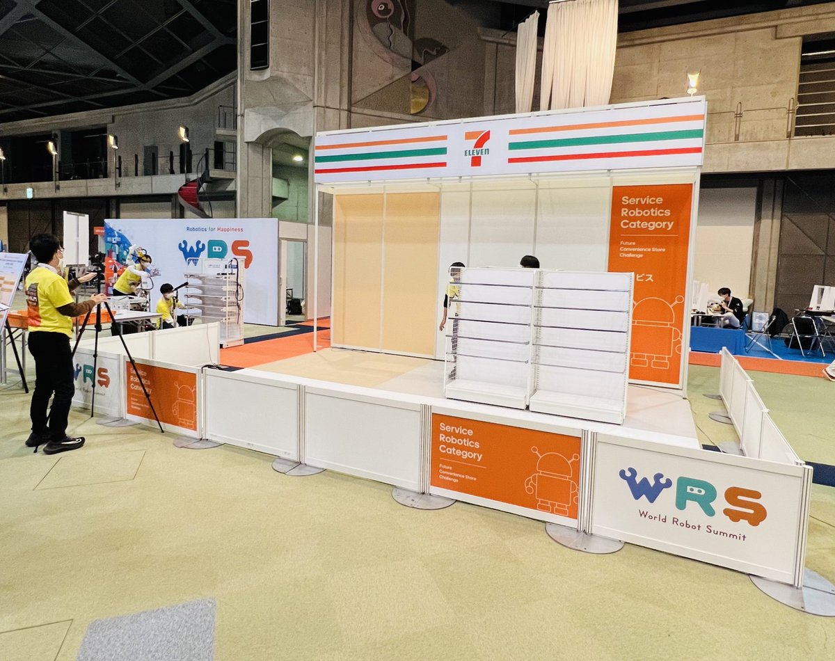 shiba_8ro's tweet image. 京都で開催中の世界最大規模のロボット国際学会 #IROS2022 内でコンビニ店員ロボコン「フィーチャー コンビニエンスストア チャレンジ」が併催。
遠隔操作は禁止されており、自律動作のAIロボットによって競技が行われる。

#WorldRobotSummit #ワールドロボットサミット
#セブンイレブン