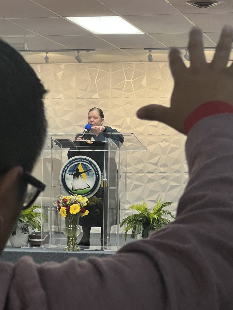 Queridos hermanos, manifiesto que la presencia de Dios está con nosotros, ¡Ay de mi si no me gozo con mis hermanos en su santa presencia! , pero en este mundo nada soy y nada somos, más la gloria de nuestro Dios, nos hace ser, ser salvos