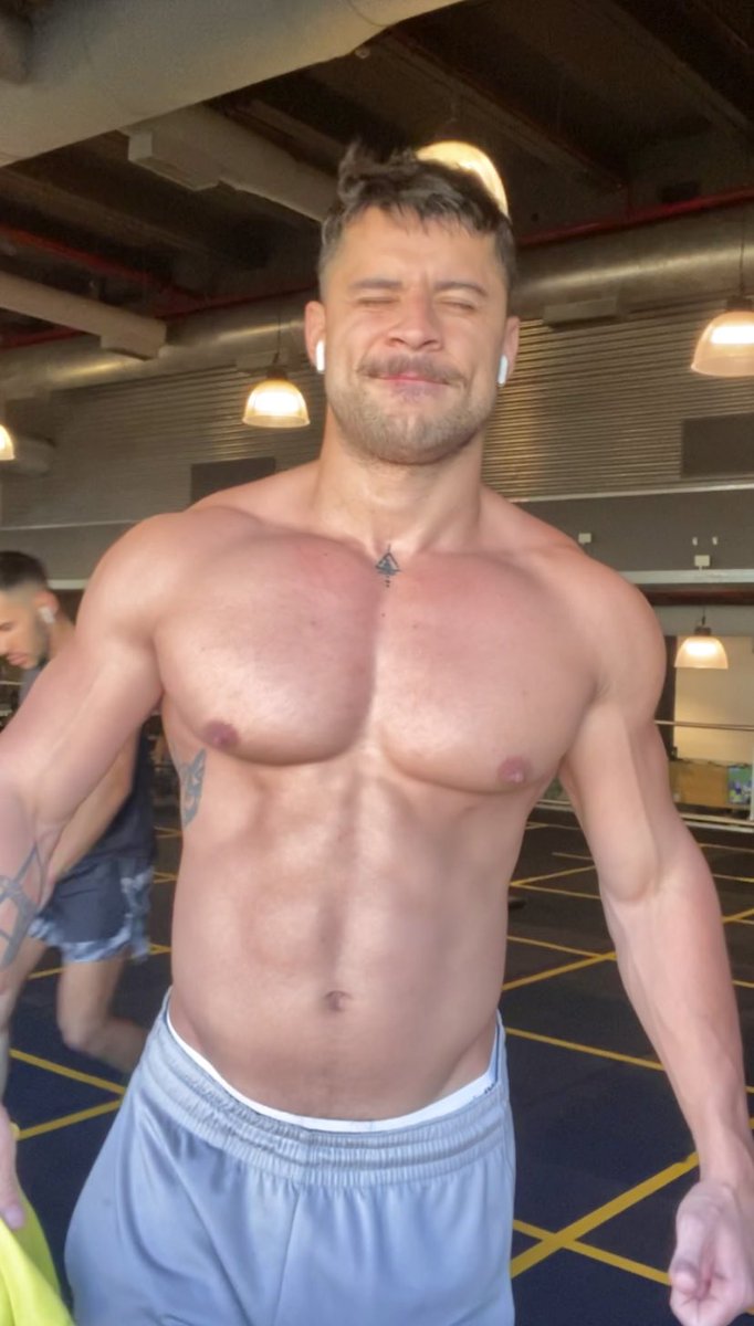 anderffernandes's tweet photo. MODELO ABUSADA is back back back again ??!! 🔥🔥😜 https://t.co/qkE55CMOB3