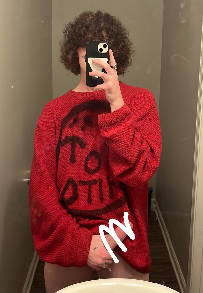 notcodydavis's tweet photo. even tho my snapchat is banned you can still buy my content on my instagram until my onlyfans is up!!🤭 simply just follow and dm me on insta (codydavisss) and the link is in my bio! come buy it!😩<3 #retweet #onlyfans #LGBTQ #Like https://t.co/Mh77iErLCn