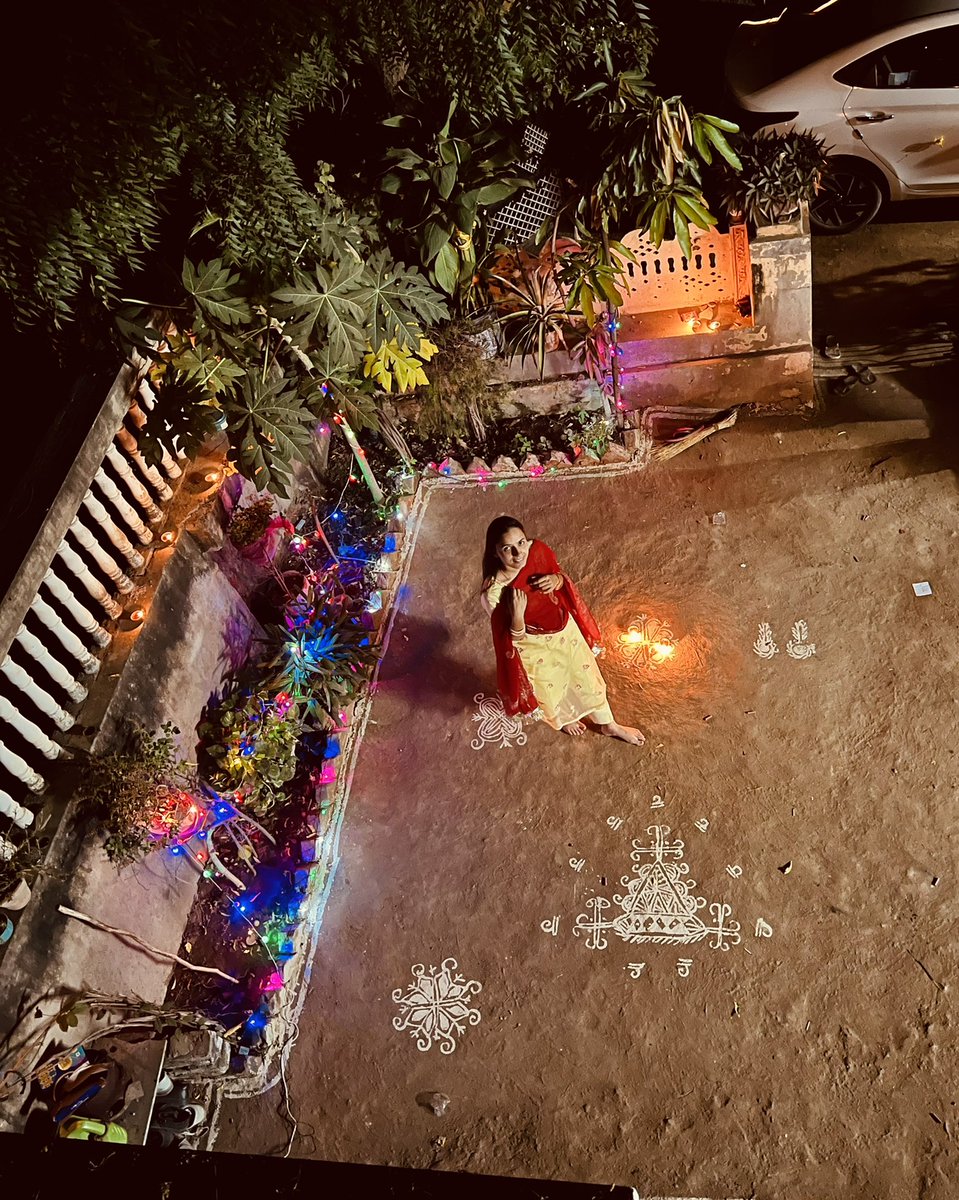 manisha_sohini's tweet photo. शुभ दीपावली✨✨ https://t.co/K75Sm4TCAJ