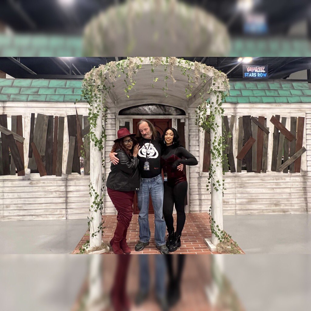 TammyReeseMedia's tweet photo. Scarefest vibing on Stars Row at A Nightmare On Elm Street House with @LaKisaRenee1 and our dear friend Rob Mello, best known for his role as John Tombs in #Blumhouse #HappyDeathDay films.

#Scarefest #RobMello #HappyDeathDay2U #FearTheWalkingDead #JohnTombs  #HorrorFamily https://t.co/Pld04EZ8Ov