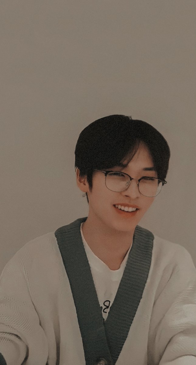 CB97hourss's tweet photo. Happy Birthday Lee Know 💗✨

#leeknow #straykids #happyleeknowday https://t.co/oakDR7VYeJ