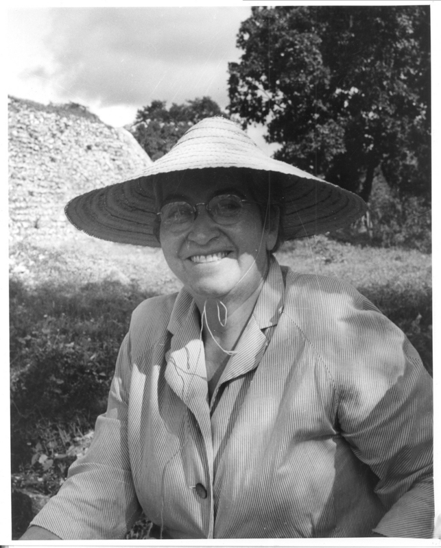 maestranobel's tweet photo. Gabriela Mistral en Chichén Itzá, uno de los principales centros arqueológicos de la cultura Maya. Yucatan, México; 1948. https://t.co/uuc3dOfpJN