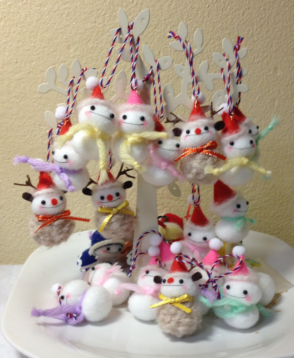 doremifelt's tweet photo. ( @Lupopo_cafe ) さま の

『みんなでシェア☆企画展vol.129』
に参加させて頂きます(*´ω`*)

シートのウールフェルトでスィーツや雪だるま人形のポンチョさんを作っている
【どれみフェルト♪えぽちゃんはうす】
@doremifelt です。

ステキなご縁がありますうに(*'-'*)ｳﾌﾌ♪
@hello_ponchosan https://t.co/DoisZx8Meo