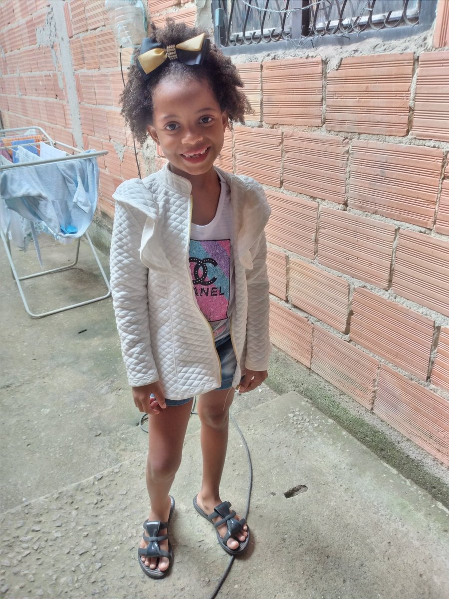 DandaChris's tweet photo. meus filhos, minha prioridade 👩‍👧‍👦🌠 https://t.co/ZVX0N1EOsO