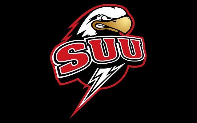 aguayo_aiden's tweet photo. Blessed to say I’ve received my first d1 offer to Southern Utah University. Want to thank @OGMacDC @JohnKelling37 for giving me this opportunity!🙏🙏@GregBiggins @adamgorney @JSerra_Football https://t.co/YSs1IFTg1M
