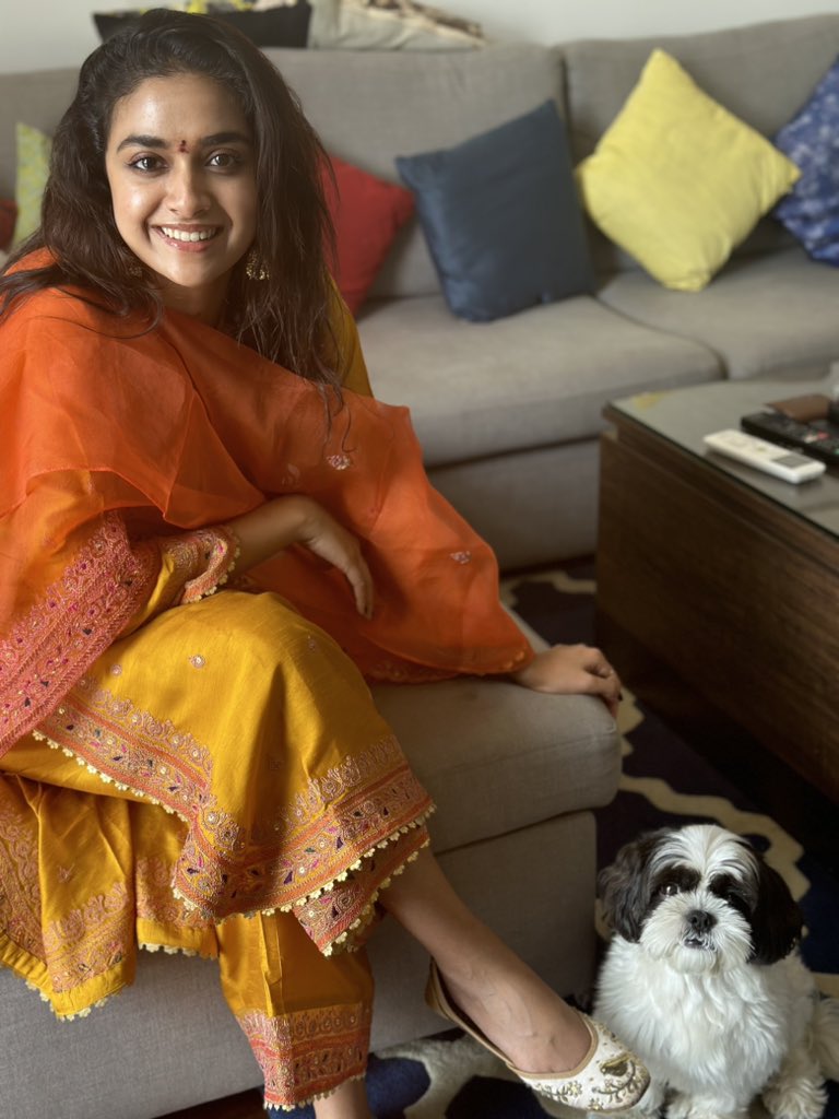 Keerthy_Q's tweet photo. Good Morning Frds @KeerthyOfficial #KeerthySuresh https://t.co/ghMYrTfwbm