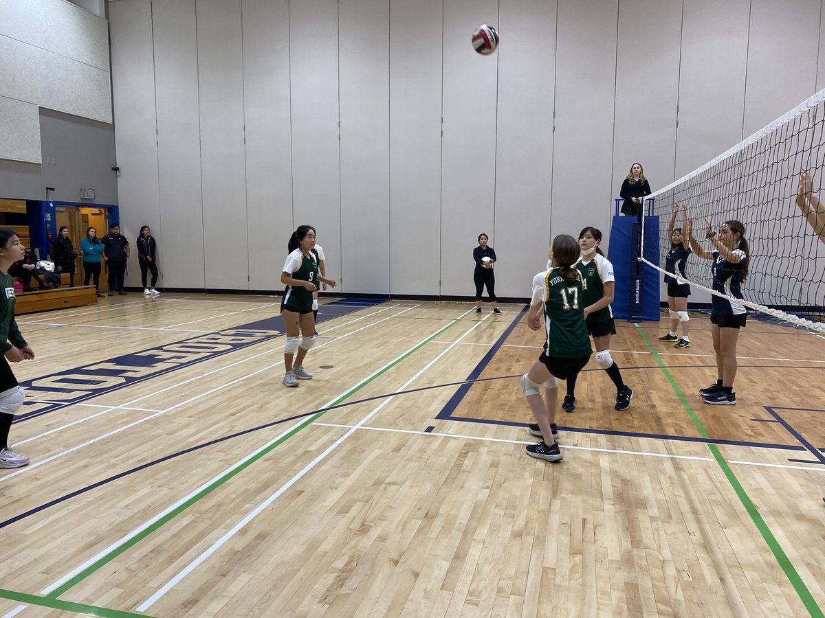 RT <a href="/DanikaMurray13/">Danika Murray</a>: Exciting win for our Gr 7B team at Crofton today! 🏐 #myYHS #GoYHSTigers <a href="/YorkHouseSchool/">York House School</a> <a href="/yhstigers/">YHS Athletics</a>