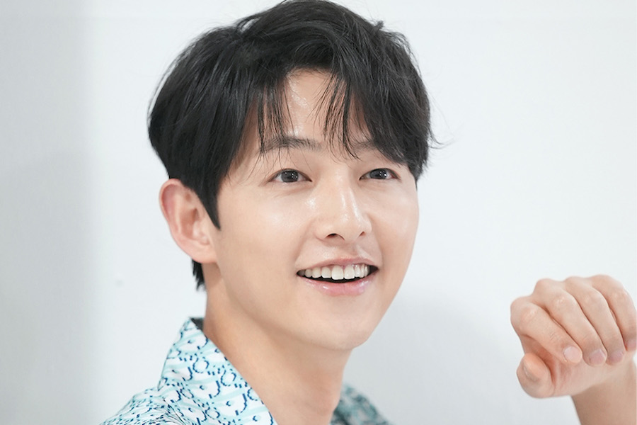 soompi's tweet photo. #SongJoongKi In Talks To Star In Film Role That He Was First Reported For 5 Years Ago
https://t.co/DaxVsVlrmx https://t.co/BtdWZWXr3N