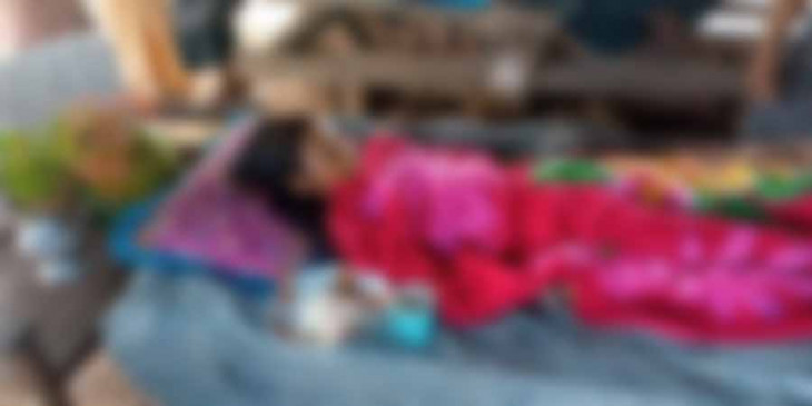 SAGAING—A 12-year-old girl was killed and another person was injured in Katha Township by Burma Army shells fired from a vessel in the Ayeyarwady River on Oct. 23. “It is said that the [Burma] Army fired indiscriminately. She was killed just after her family came out of a.../1