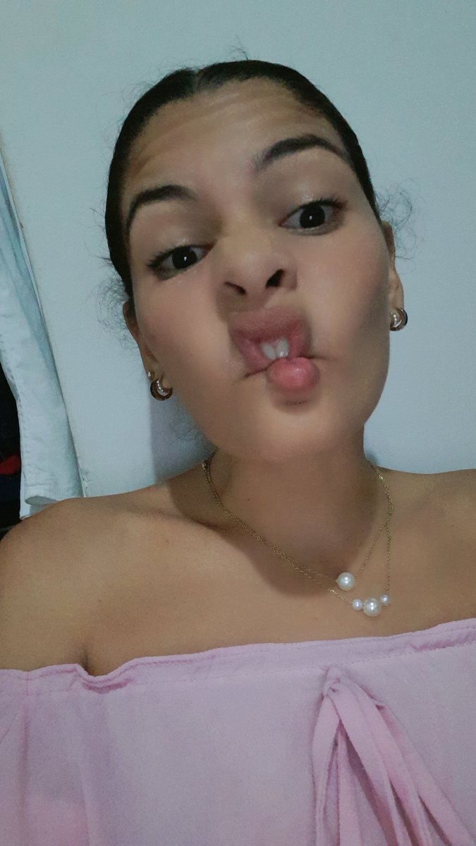 MainardisMilys's tweet photo. 🐭 Amo a la yo que hace caras https://t.co/ZYpOo983i6