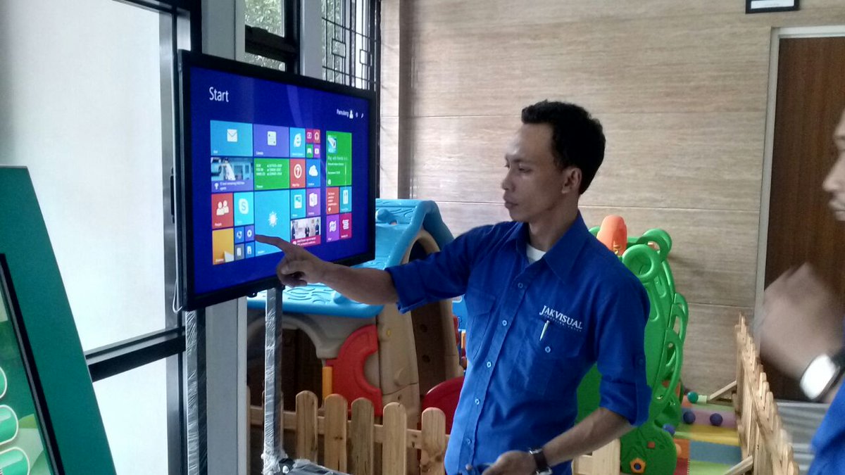 JakVisual's tweet photo. STouch 100 Lite @ Kecamatan Pamulang
https://t.co/MSskmfiTpo
·
.
#monitorlayarsentuh #videowall #overlay #InteractiveFlatPanel #Videotron #papaninformasielektronik #promoOctober2022 #promo #diskon #infodiskon #infopromo https://t.co/X5la4JaTFQ