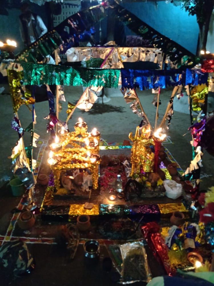 ईसर राजा 🐂 गौरा दाई 🐢 विवाह 
फसलों उत्सव 🌾 देवारी
 महापर्व पर आप सभी को हार्दिक शुभकामनाएं 💐
प्रकृति शक्ति आप सभी को स्वास्थ एवं सलामत रखे  प्रकृति जोहार पुरखा जोहार सेवा जोहार🙏
 कमल सिंह नेताम
GSU BEMETARA
