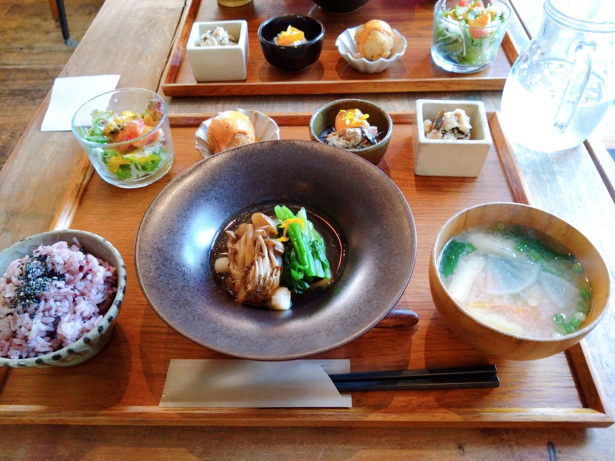 baWY05AXNDDecIO's tweet photo. ランチに行って道の駅☆道の駅ではしゃぐ大人
#UKAFARMTABLE
#ランチ
#ランチ会 https://t.co/9ABY7LTcmH