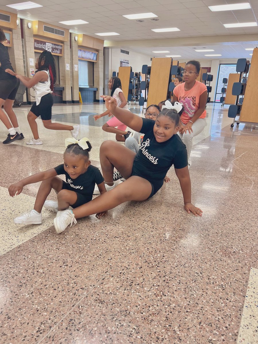 MrsSterns's tweet photo. We had a great time at @wunderlich_cheer mini cheer clinic. We are ready to perform at tomorrow’s football game! Go WILDCATS! 🐾 https://t.co/Pb8cpR1q1o