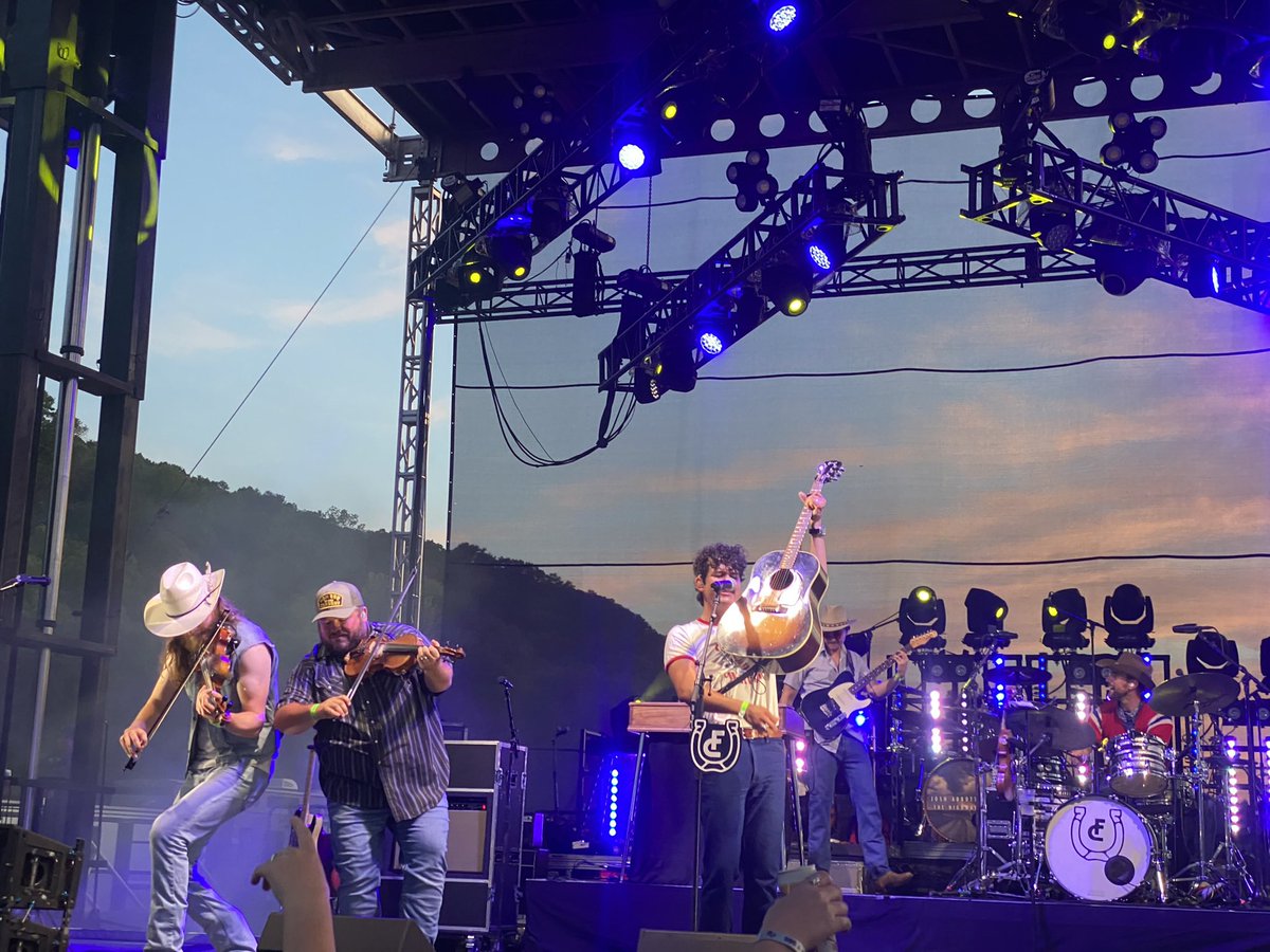 CMatthews02's tweet photo. @FlatlandCavalry popped up on the memories today and made me smile. (: https://t.co/r9Ju5VjaDF