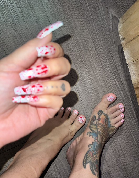 Shout out to my Chicago boo (MARIUSZ) for paying for my #halloweennails set! I absolutely love them!<a href="/tag/halloweennails"class="tags"><span>#halloweennails</span></a>