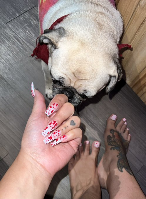 Shout out to my Chicago boo (MARIUSZ) for paying for my #halloweennails set! I absolutely love them!<a href="/tag/halloweennails"class="tags"><span>#halloweennails</span></a>