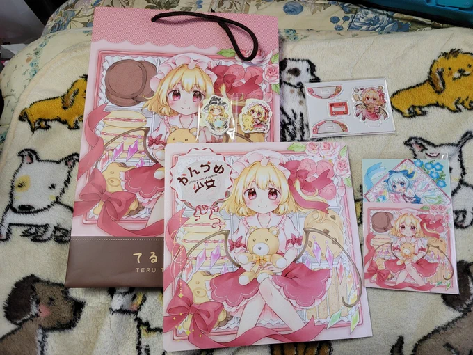 秋季例大祭の戦利品6
サークル:てるてる工房
パステル(@_PASTEL__)先生の新刊セット

パステル先生の描くお菓子は毎回美味しそう(о'¬'о)ジュルリ

花言葉もキャラにあっていて(*'꒳`*)ヨキヨキノヨキ 
