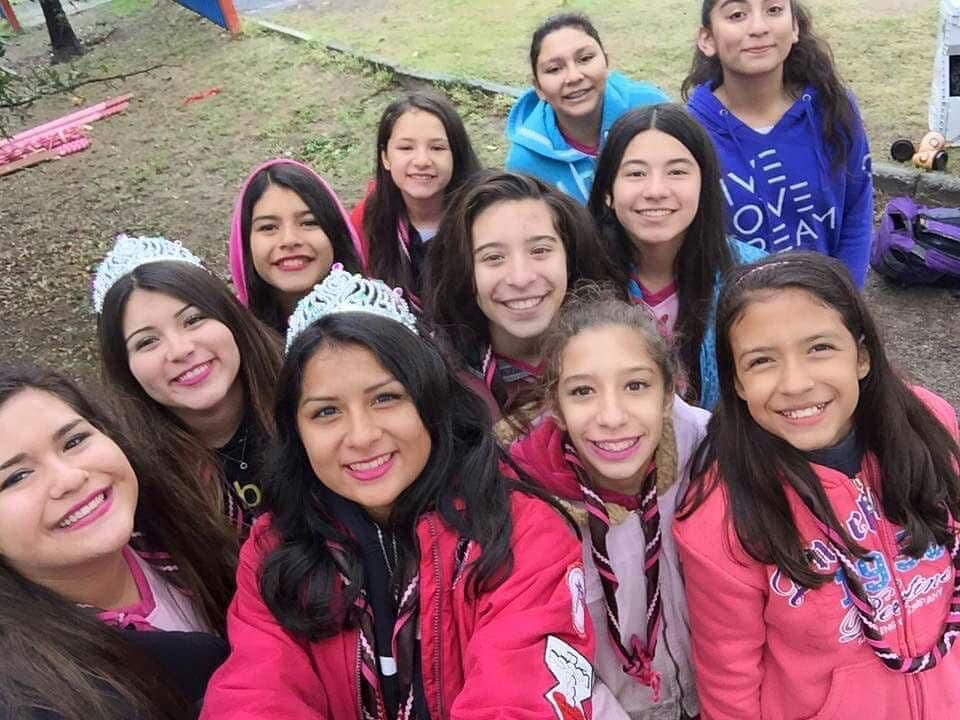 maferardz's tweet photo. La vdd nunca me despedí, solo me cuida el eslabón @menaalm_ 🙊🙊🙊
El sábado vuelvo a ser team con mi Conchi bella💗🙊👑 #enaMoraine #ComeBack2016 https://t.co/3yu2CbsFSt