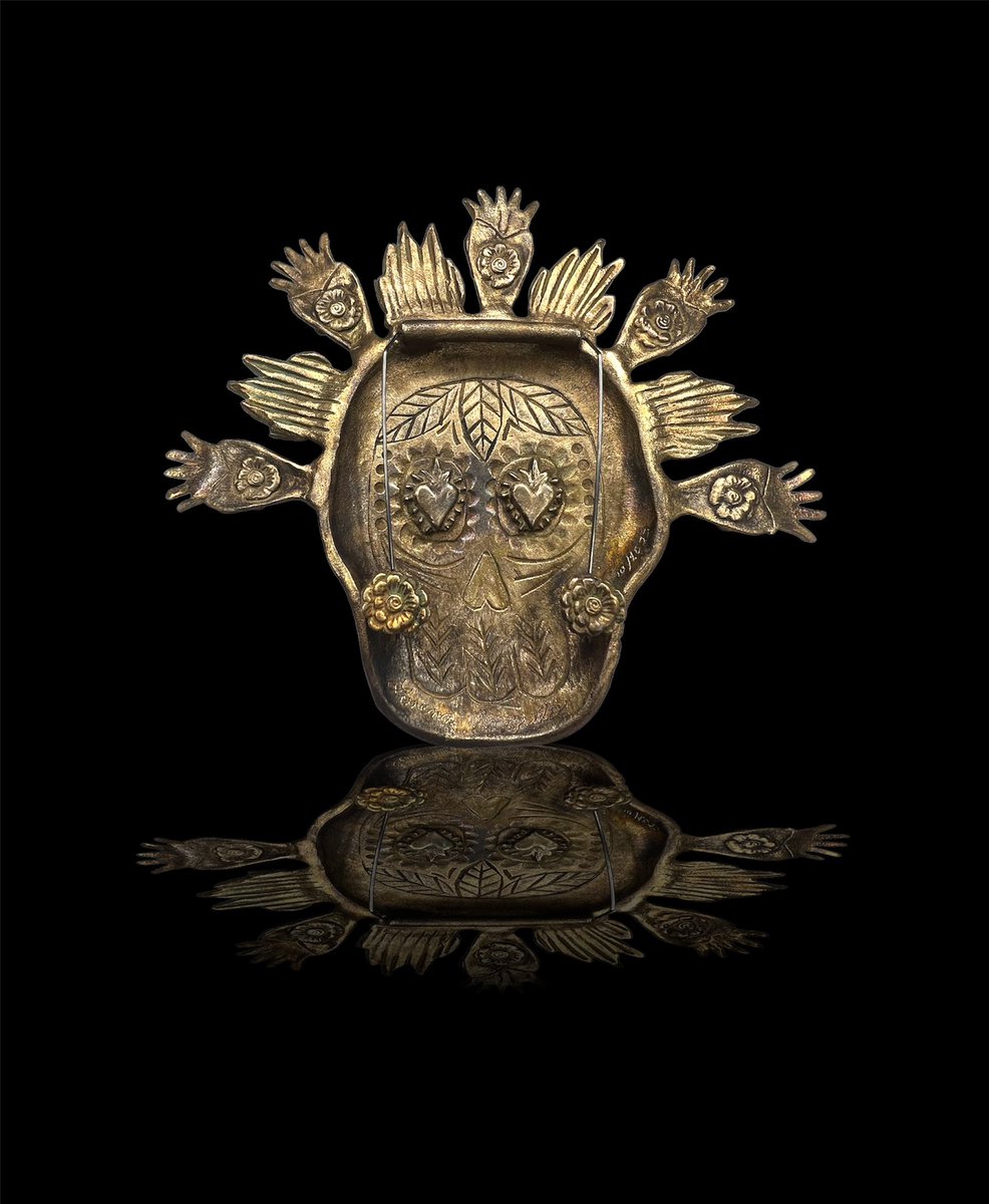 LorenaAngulo's tweet image. Sugar Skull “Queen of Hearts”
Bronze brooch