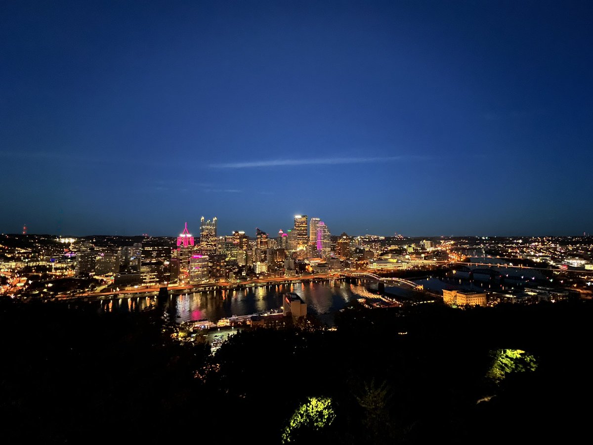 MollyCrowell's tweet photo. Pretty city https://t.co/UyvvG6XlKa