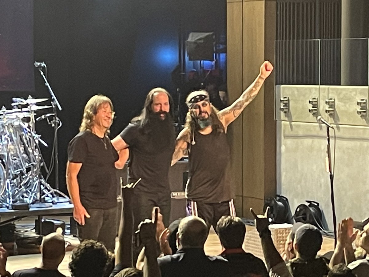 It’s not all country music here. John Petrucci and Joe Satriani - two phenomenal instrumental concerts in 4 days. #MusicCity