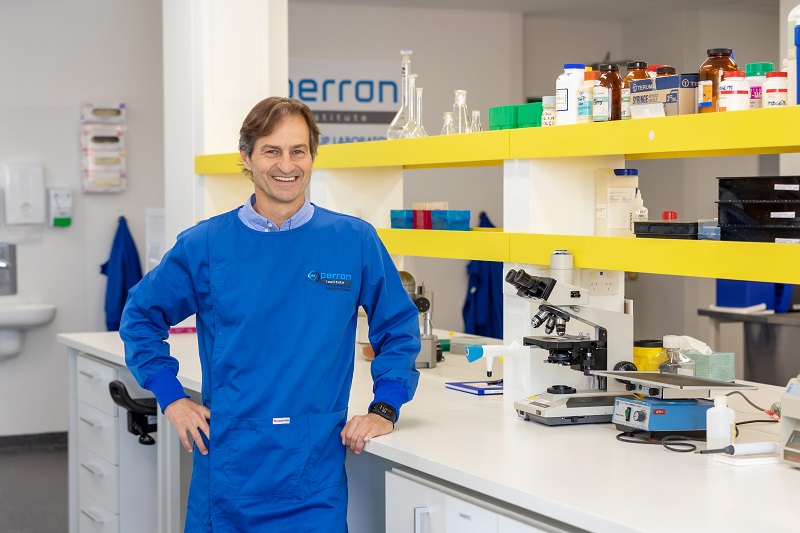 PerronInstitute's tweet image. The first clinical trial is underway for a novel neuroprotective drug to reduce brain tissue death after ischemic stroke. Commercialised by @ArgenicaT, ARG-007 was developed by Profs Bruno Meloni, Neville Knuckey and team at Perron Institute and @uwanews. ow.ly/XinE50LjMNh