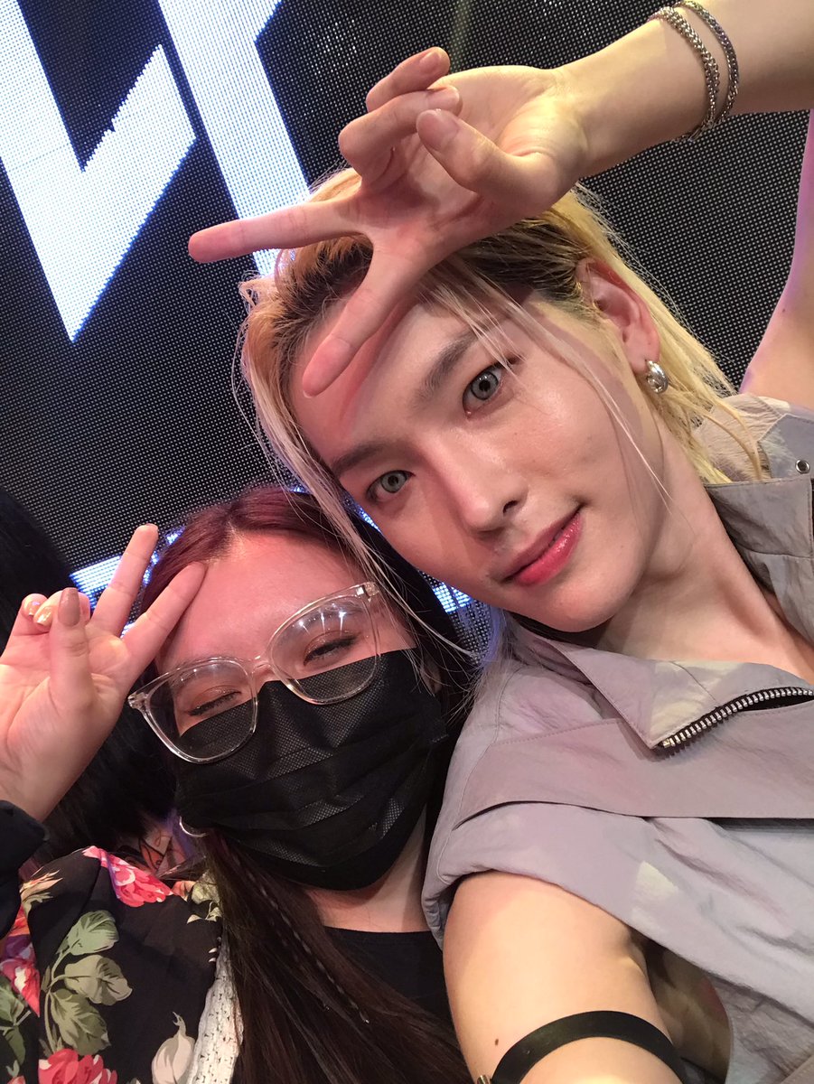 marrrianelaa's tweet photo. @ELASTofficial 
Hello, I want to start by thanking @MCEKpop for giving us the opportunity to meet the guys to Chile, it was a beautiful experience. Thank you for all your effort. https://t.co/sO41J9y1qd