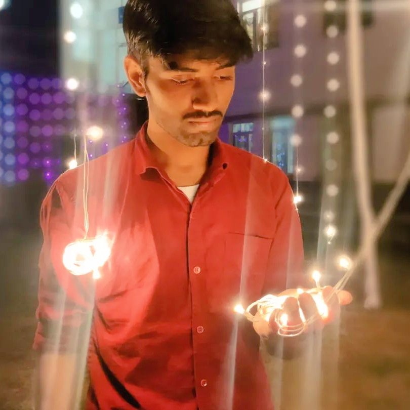 rocksrajputboy's tweet photo. #HappyDiwali 🥰🥳 https://t.co/7vtyh72mNC