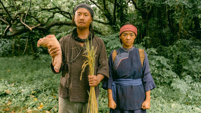 阿翰太敬業！這段是來真的，絕對不是道具！ （翻攝自臉書） 【真的啃生豬腳！阿翰為金鐘豁出去 內幕驚呆10萬網友】 https://t.co/CZhZhFPH1t