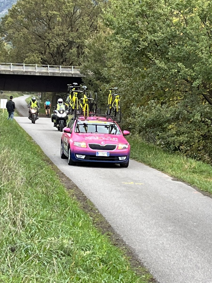 AnneeVelo's tweet photo. Aigle a accueilli dimanche dernier, le championnat d'Afghanistan féminin de cyclisme avec 49 athlètes.
Une course qui est impossible à organiser dans leur pays.
Bien plus qu'un événement sportif, cette course leur ont permis de pédaler en liberté ! https://t.co/cfwYa8XeYA