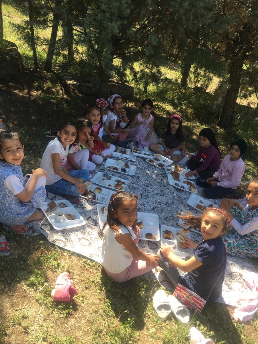 Çocuklarımızla açık alanda kahvaltı keyfi...<a href="/ErnezDemir/">Demir Ernez</a>
