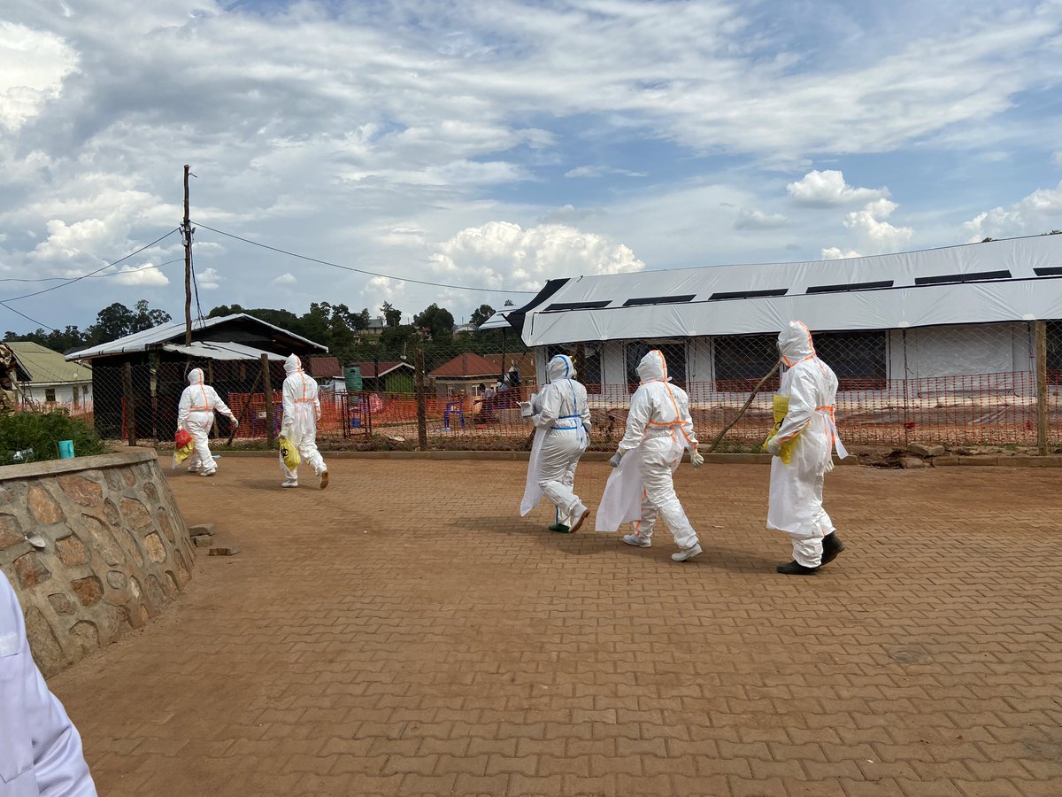 BrakaFiona's tweet photo. We salute the frontline responders working with dedication round the clock to contain the #Ebola outbreak in Uganda. https://t.co/yN6RqP2jUI