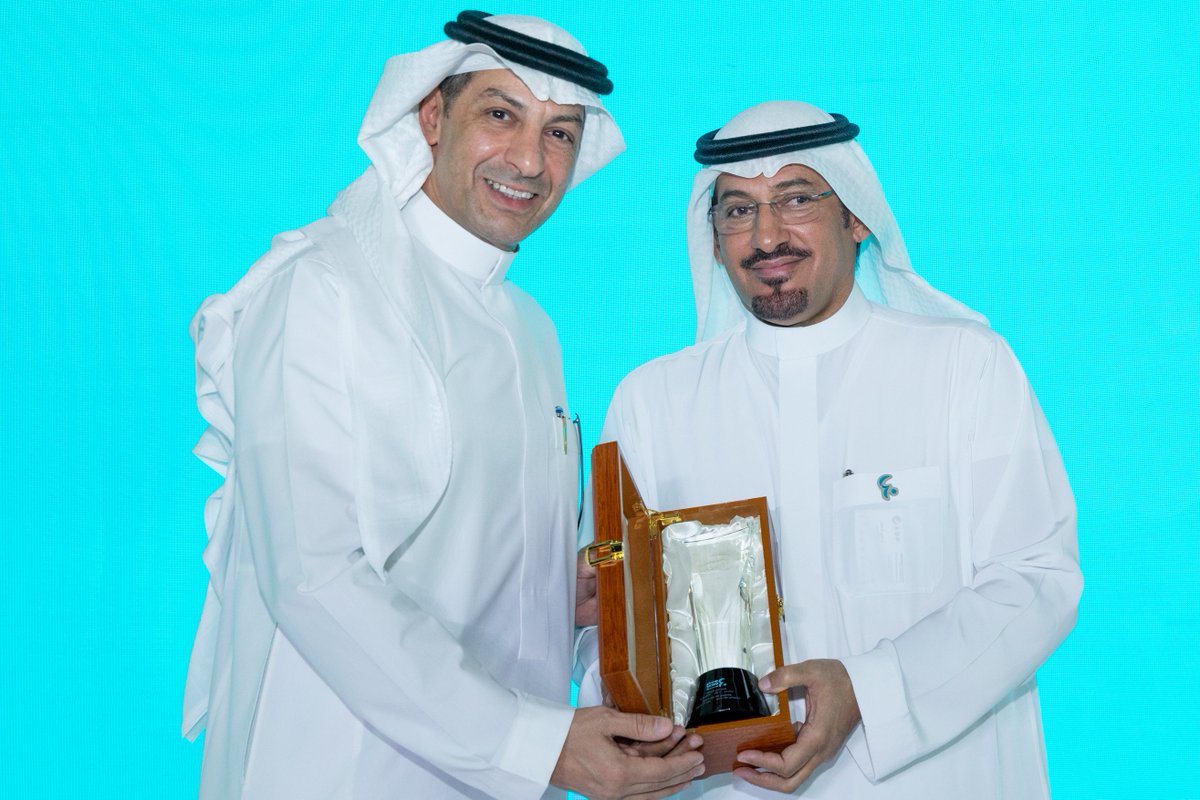 شكراً <a href="/anb_bank/">البنك العربي الوطني - anb</a>
الأستاذ: إبراهيم بن محمد الحديثي، رئيس مجلس إدارة #ساسكو يكرم الأستاذ: خالد القثامي، رئيس مجموعة الخدمات المصرفية للشركات في #البنك_العربي
بمناسبة احتفال ساسكو بذكرى 40 عام على تأسيسها.
#ساسكو_لنا_الريادة