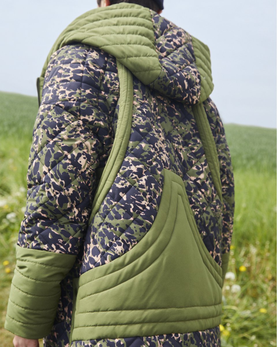 scotch_soda's tweet photo. Stay free outside in our quilted animal parka made from recycled polyester. 🐆 Shop it in our unique leocamo print: https://t.co/z3PIVqaRSM
#ScotchandSoda #NewArrivals #ScotchandSodaPrints #UniquelyFunctional #RecycledPolyester #LeopardPrint #Camouflage https://t.co/F7yZPrhNSe