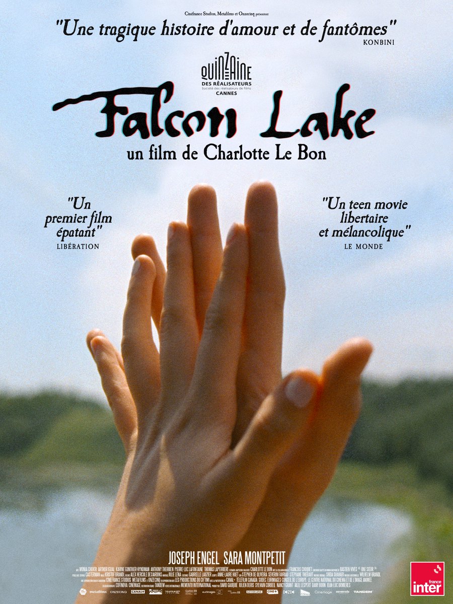 TandemTM's tweet photo. Jeu de mains 🤍

#FalconLake de Charlotte Le Bon.

Le 7 décembre au cinéma. https://t.co/f7FmJsLVHr