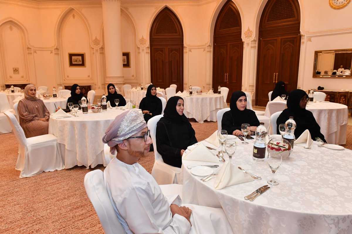 WHOOmanOffice's tweet photo. و اختتم كلمته داعيا إلى ضرورة العمل على تبني "منظور جماعي ينبثق من رؤية إقليم شرق المتوسط ٢٠٣٠" لضمان" عدم ترك أحد يتخلف عن الركب".

#HealthForAll_ByAll 
#الصحة_للجميع_وبالجميع https://t.co/PyJzssODWO
