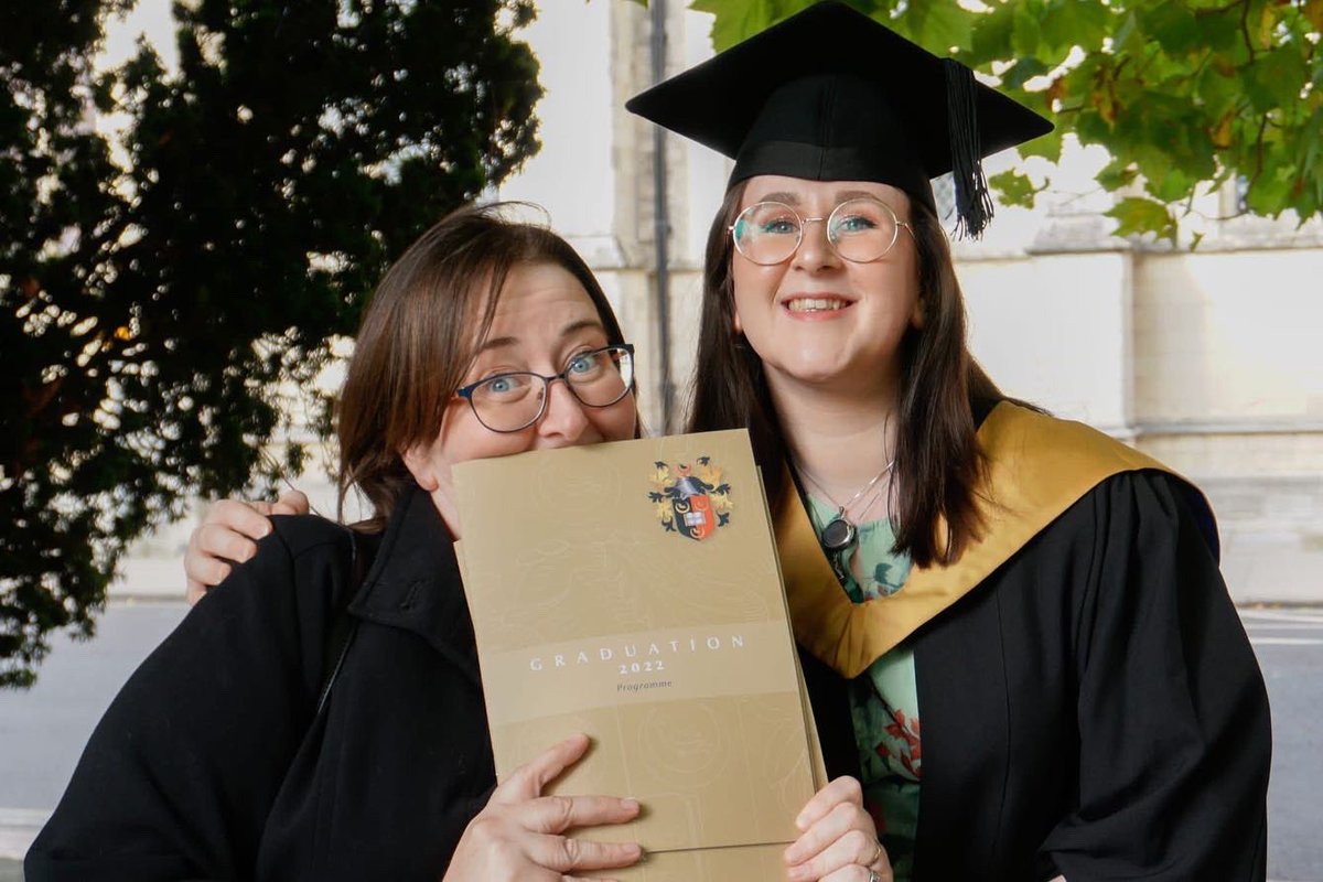 HistoryAlice's tweet photo. Cannot believe it’s already been a week! @chiuni #graduation https://t.co/x2euyosIeq