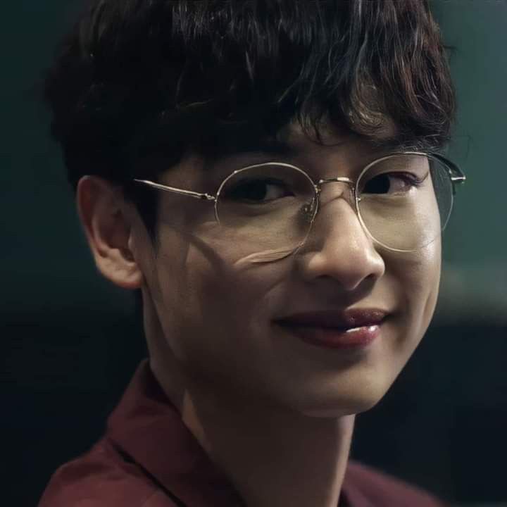 daintygun's tweet photo. he was                          i was
sunshine                   midnight rain https://t.co/xTVmUuhKma