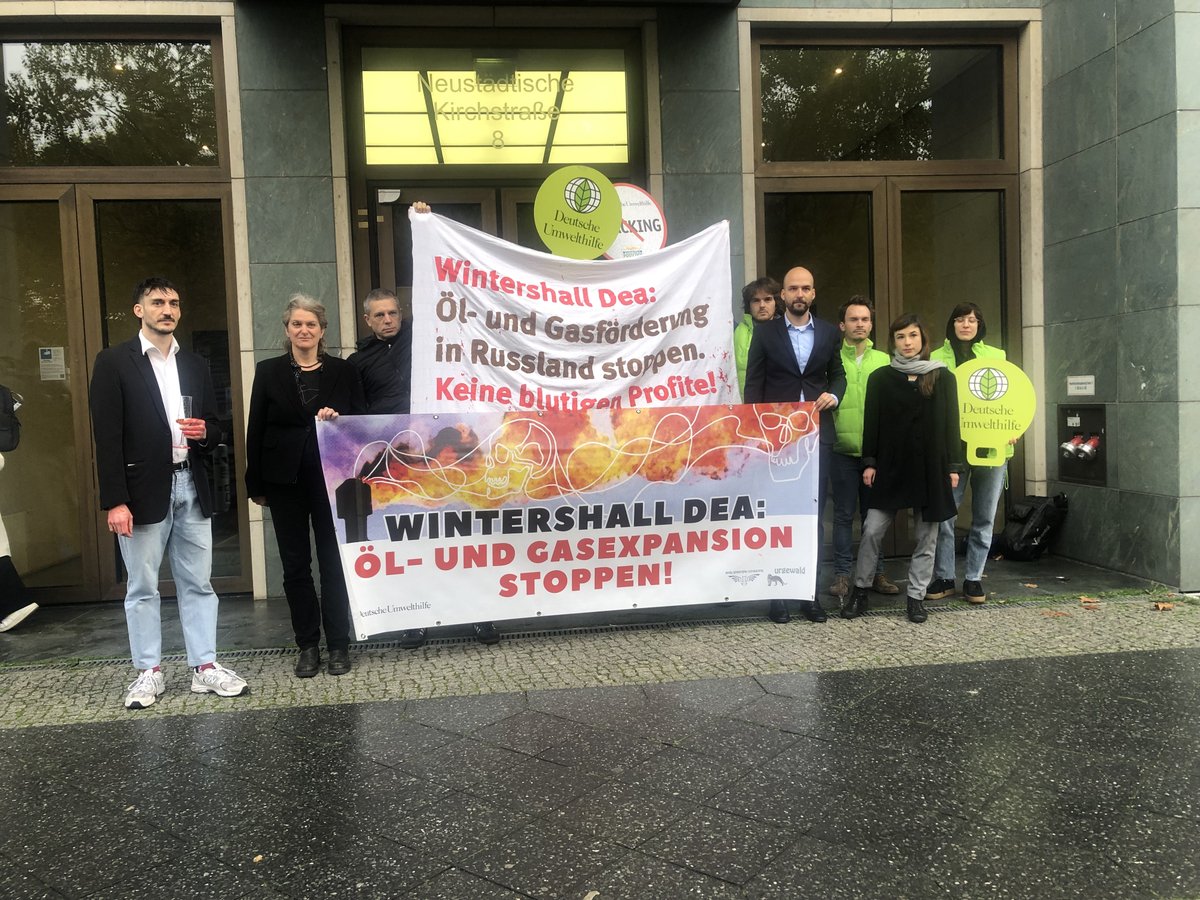Sonja_Meister's tweet photo. In diesem Jahr hat @Dwintershalldea fast 1,3 Milliarden Euro an der gemeinsamen Öl- und Gasproduktion mit Gazprom in Russland verdient. Das ist 5-mal so viel wie im Vergleichszeitraum 2021. Wir fordern Wintershall Dea auf, die Russlandgeschäfte sofort einzustellen! #PutinsDealer https://t.co/tHqTKalwpc