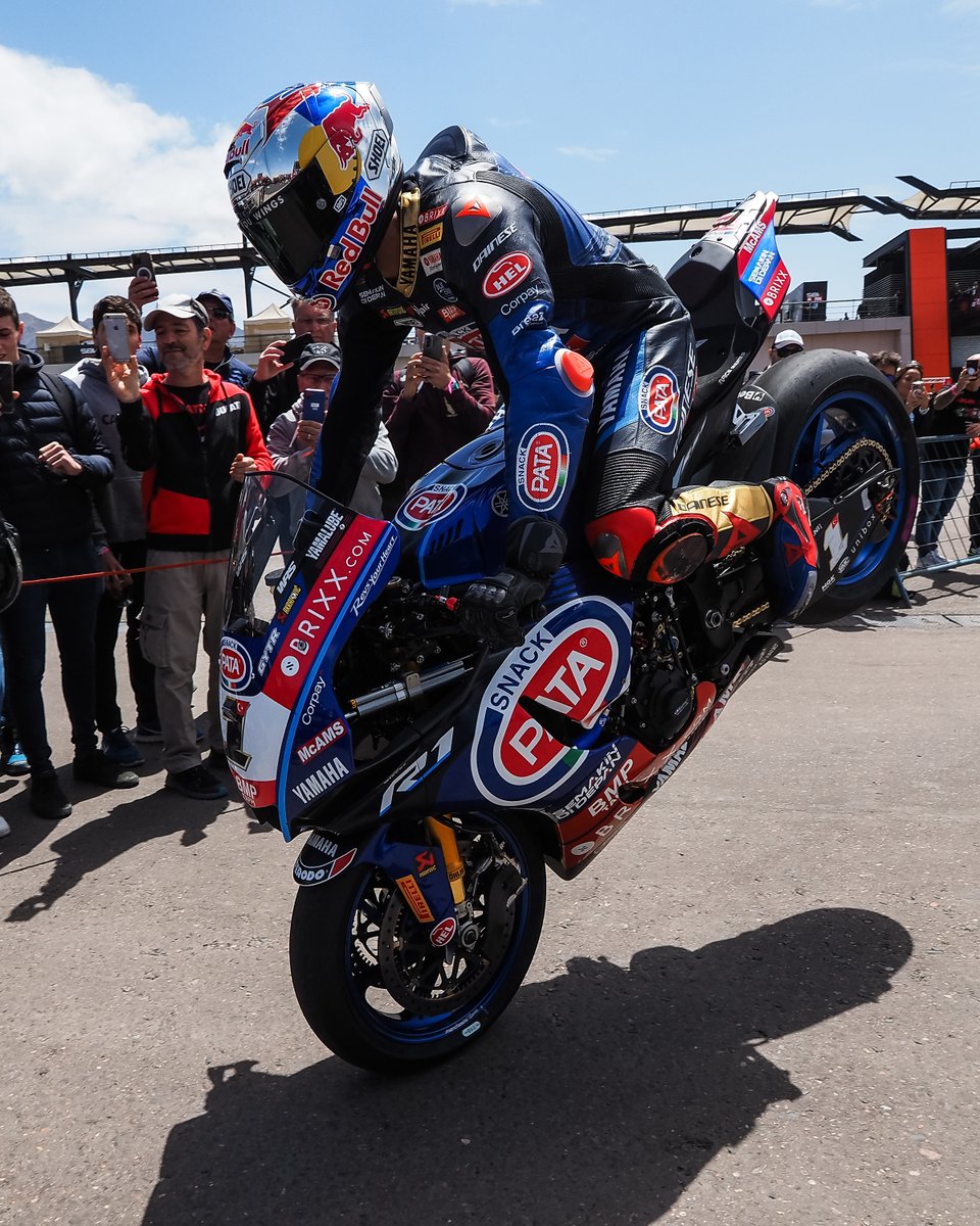 Spectacular racing always delivers incredible pictures 🙌 Enjoy the selection of BEST SHOTS 📸 from the #ARGWorldSBK! 🇦🇷 Which one is your favourite? 🤔