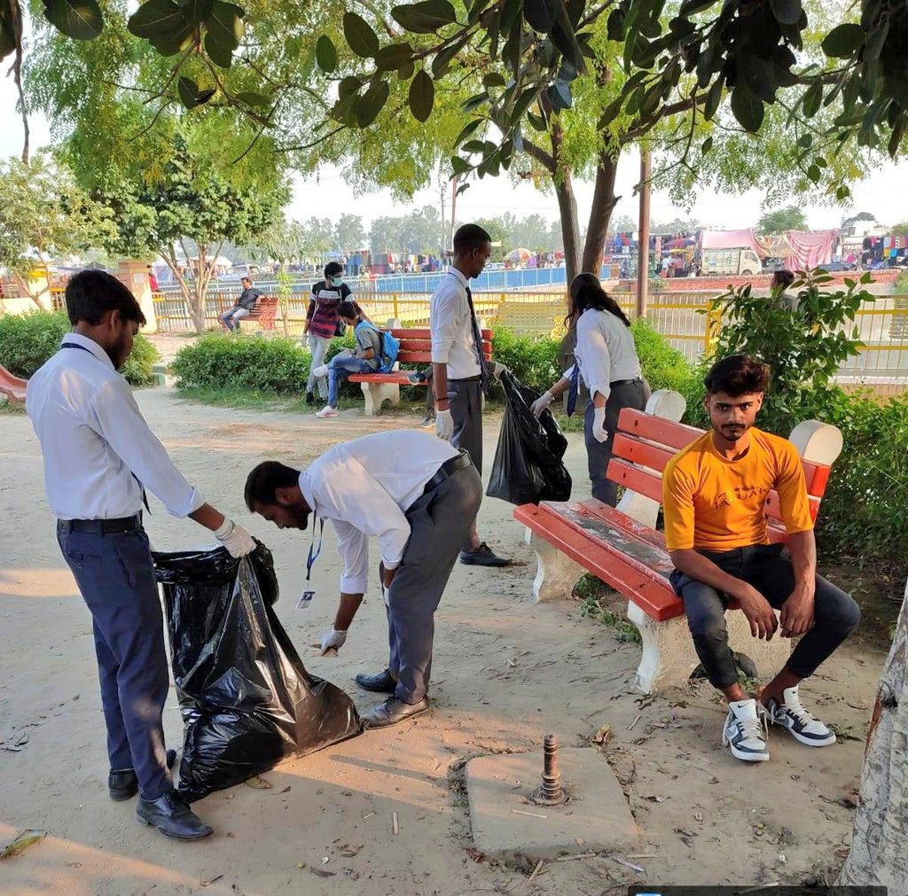 _NSSIndia's tweet photo. Cleanliness Drive under #SwachhBharat2022 by NSS Volunteers of Roorkee Institute of Technology, Roorkee, Uttarakhand!
#CleanIndia2
@ianuragthakur @NisithPramanik @YASMinistry @NITKM2021 @pankajsinghips @pibyas @PMOIndia @narendramodi @swachhbharat @mygovindia @MygovU @News18UP https://t.co/eM2B9nI4Jg
