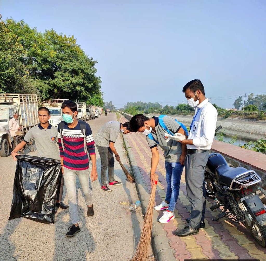 _NSSIndia's tweet photo. Cleanliness Drive under #SwachhBharat2022 by NSS Volunteers of Roorkee Institute of Technology, Roorkee, Uttarakhand!
#CleanIndia2
@ianuragthakur @NisithPramanik @YASMinistry @NITKM2021 @pankajsinghips @pibyas @PMOIndia @narendramodi @swachhbharat @mygovindia @MygovU @News18UP https://t.co/eM2B9nI4Jg