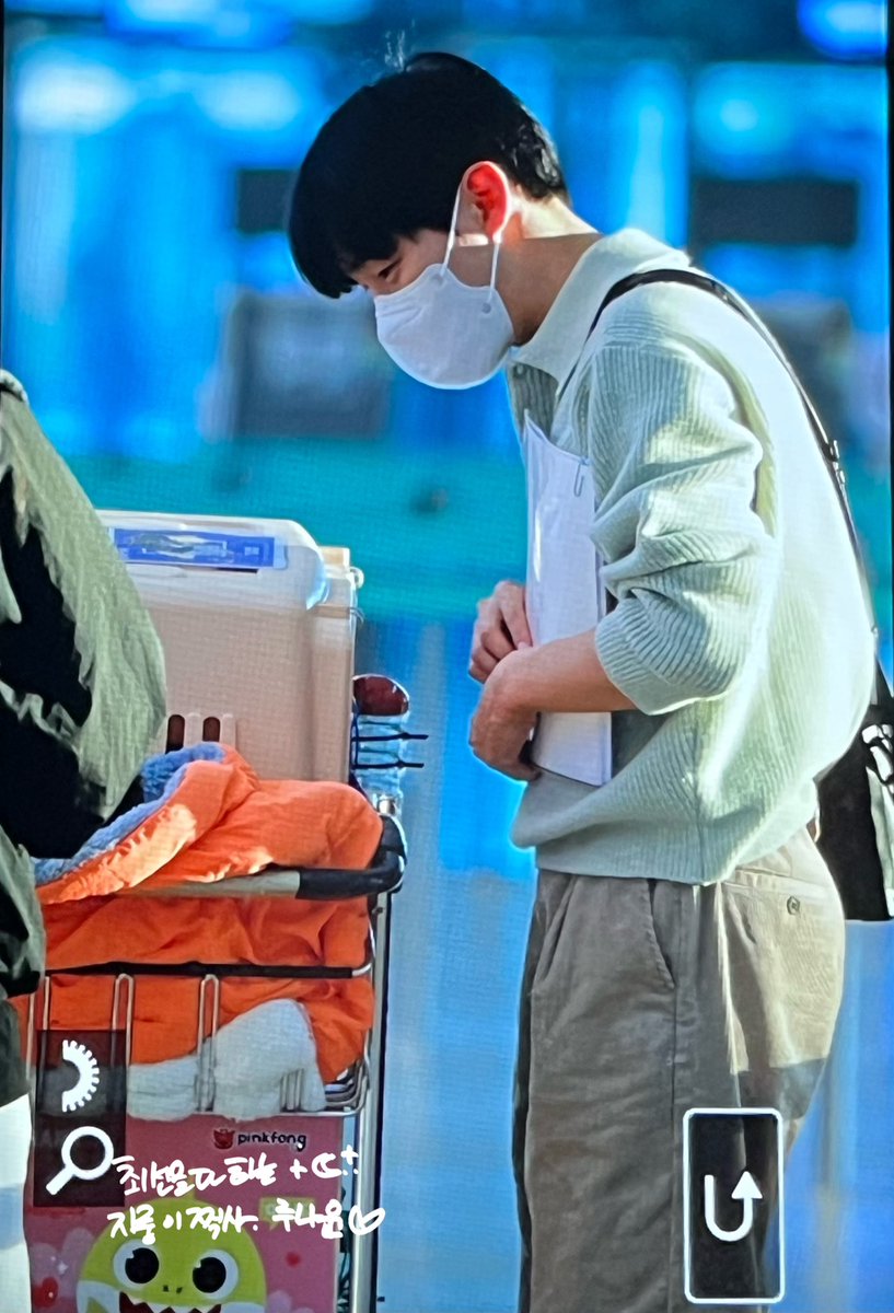 lunayoon_38's tweet photo. [👦🏻] 221025

해외스케쥴가면서 ㅠㅠㅠㅠㅠㅠㅠㅠ
이동봉사하는 아이돌 어때...ㅠㅠㅠㅠㅠㅠ
우리지성이 진짜 너무 멋져 ㅠㅠㅠㅠㅠ

#윤지성 #YoonJisung https://t.co/GnZev8VlWp
