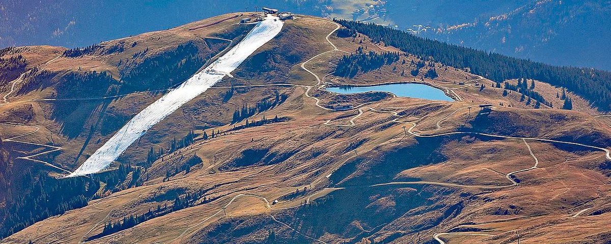 Labonitamascota's tweet photo. Wer mit dem Auto in die Berge fährt, um sich dort von Maschinen hochziehen zu lassen, um auf Maschinenschnee runterzurutschen, hat die Kontrolle über sein Leben verloren. https://t.co/DN0XKGNHOv
