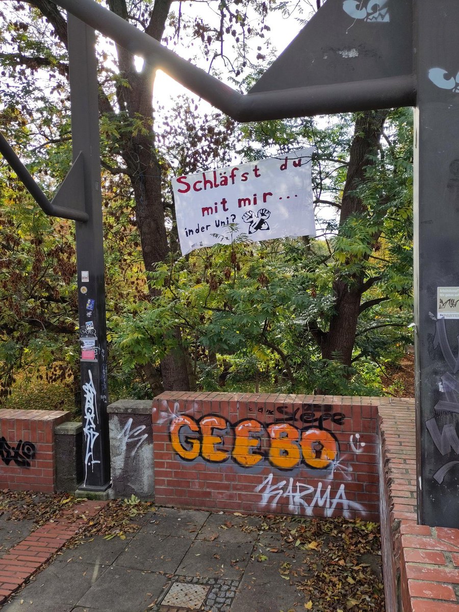 EG_Hannover's tweet photo. spotted 👀 
Hauptmensa der LUH, @endfossil_h https://t.co/X1XEGiCoUu